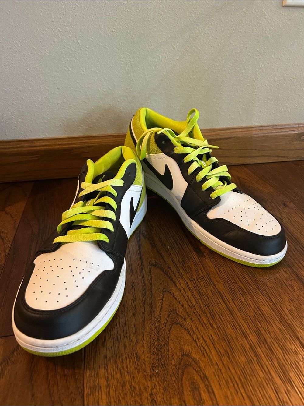 Men’s Jordan 1 low Black Cyber, size 13
